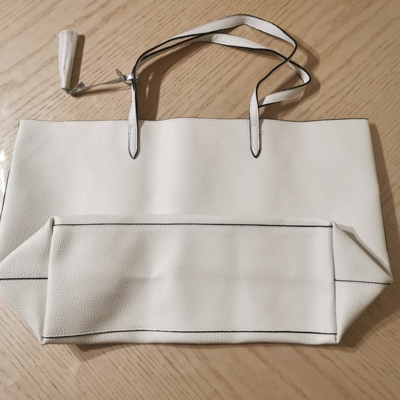 Victoria's Secret Tote Bag - Picture 4 of 7